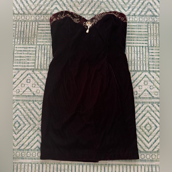 Scott McClintock Dresses & Skirts - Scott McClintock Burgundy Strapless Dress Embroidered Rhinestone Centerpiece